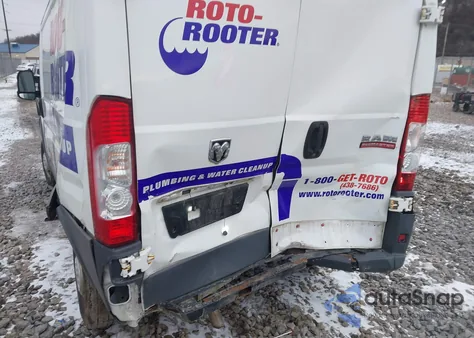 2018 Ram Promaster 1500 Low Roof 136 Wb z USA, uszkodzony, nr VIN 3C6TRVAG8JE145170